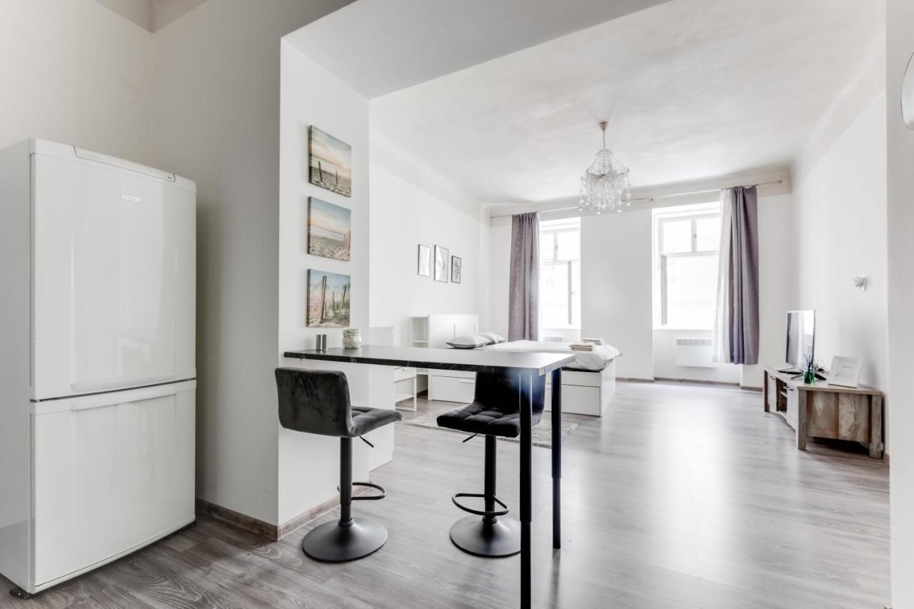Lovely Apartments Heart Of Прага Екстериор снимка